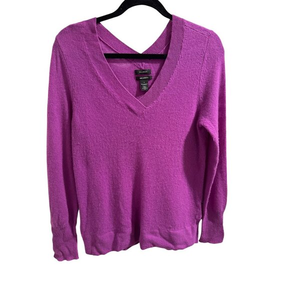 ✌️ 2/$40 ✌️ Halogen Womens V-Neck Cashmere Sweater Magenta Size S - Picture 1 of 6